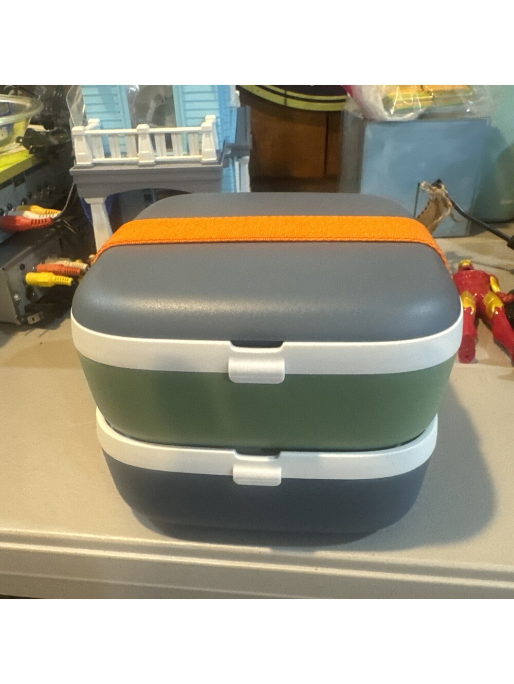 *Pampered Chef* Bento Lunch Box - Blue / Green w/ Orange Band 6x6"